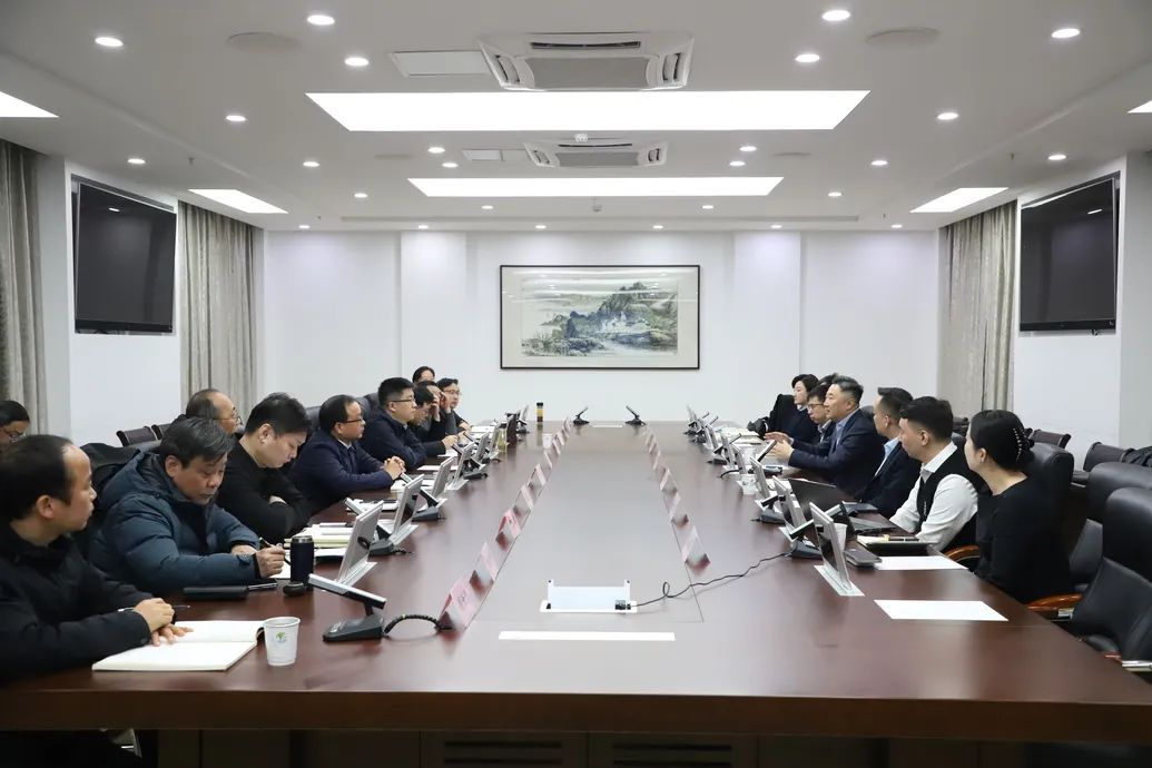 万利国际资源-官网_助力黄山康养工业高质量生长何毅与王红坤胡煜举行事情谈判-公司新闻